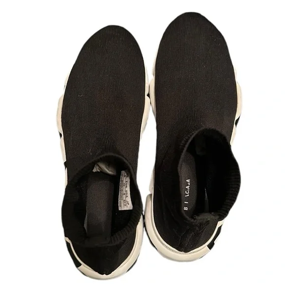 BALENCIAGA | Men’s‎ Black/White Logo Text Speed Runner Graffiti Sneakers Size 9 - Picture 10 of 12